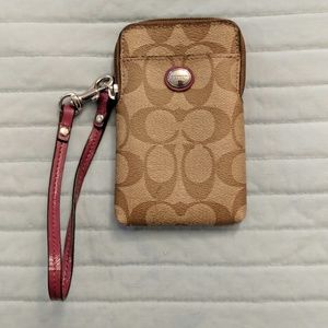 💗Coach Wristlet 💗